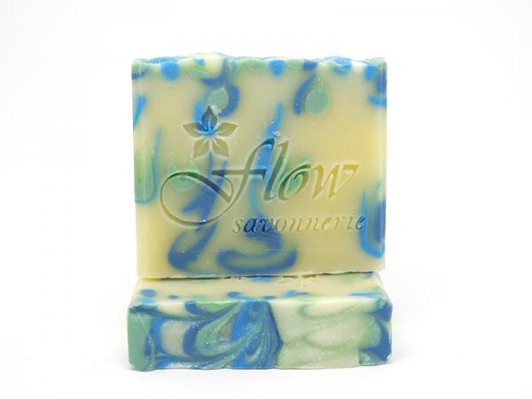 Savon saponifié à froid lotus bleu